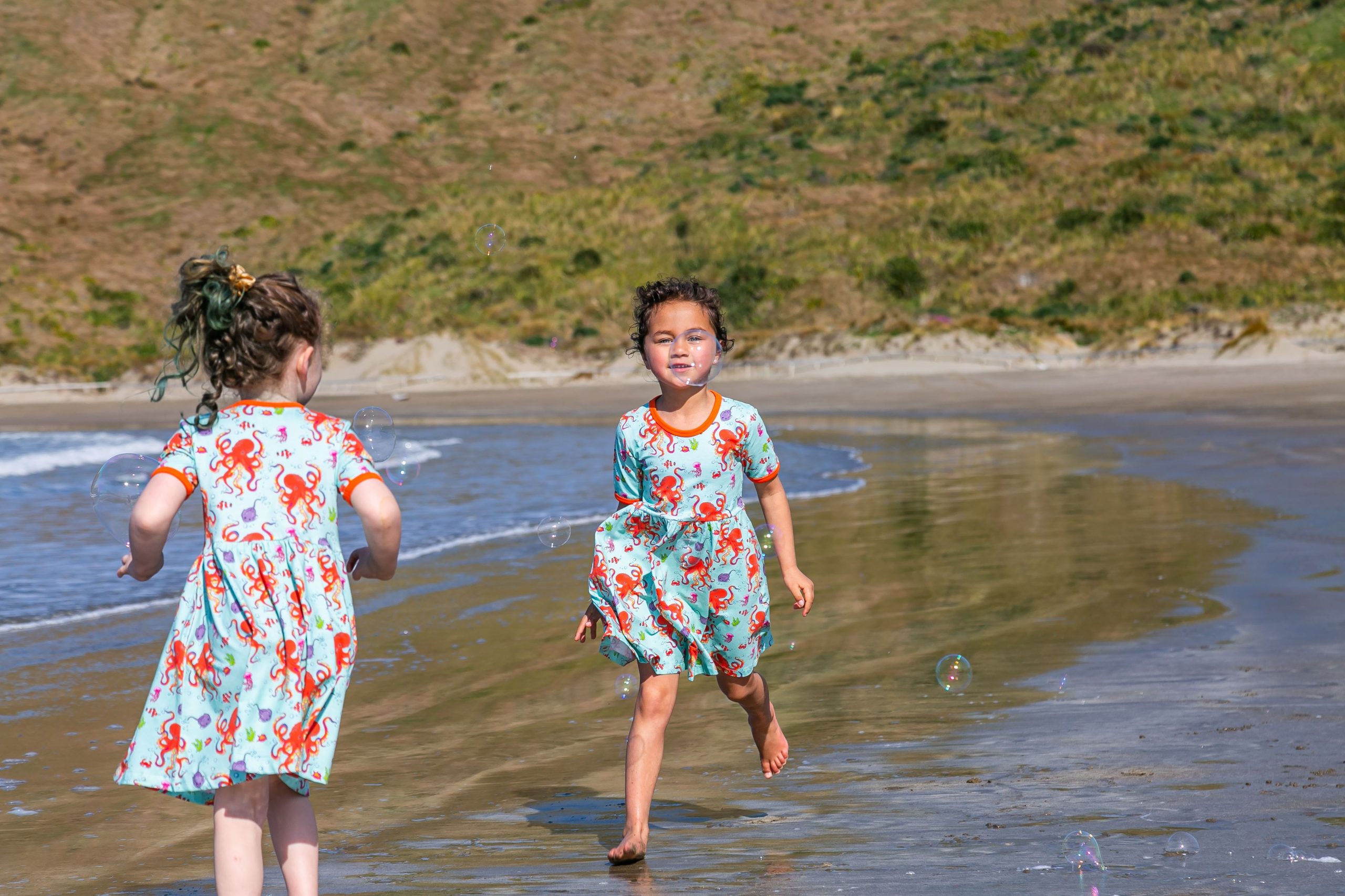 Coddi & Womple Octopus Octavia the Bubble Maker Short Sleeved Babydoll Dress (2 years only) - Image 7