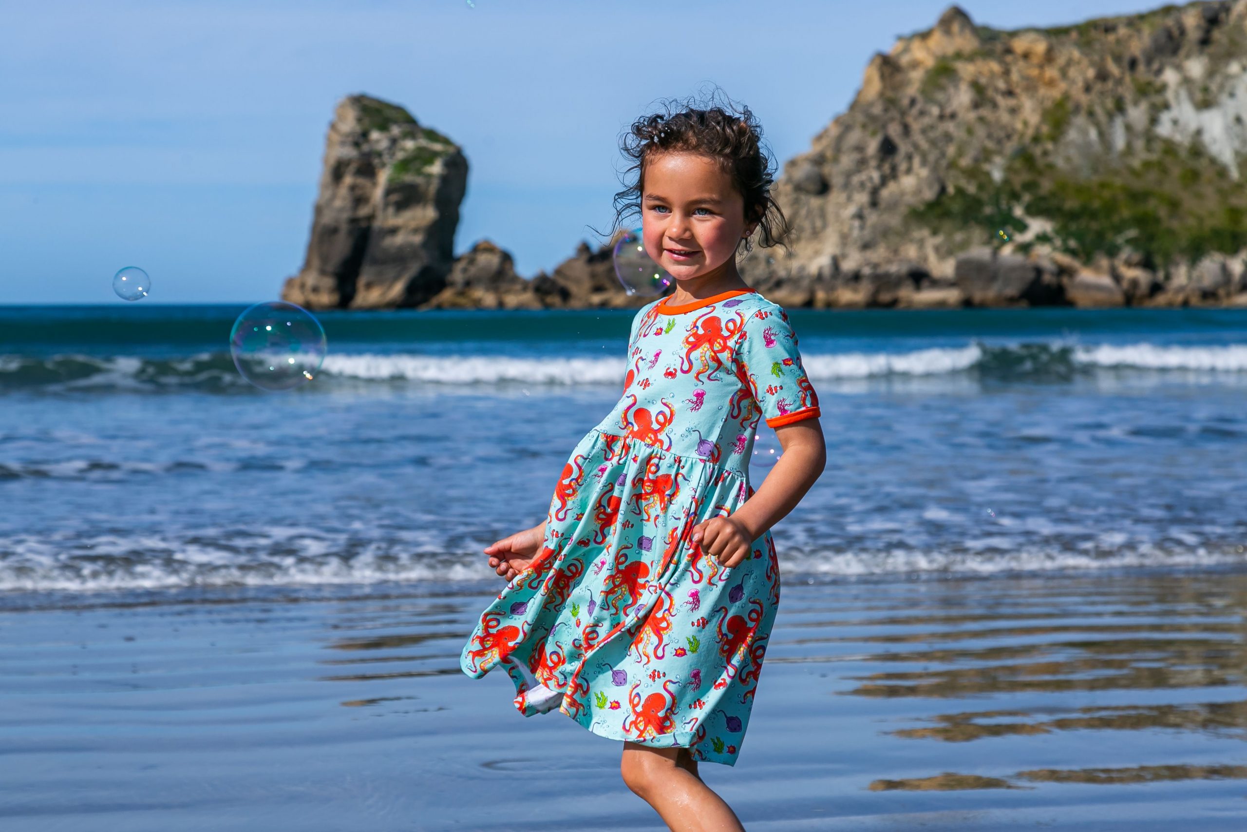 Coddi & Womple Octopus Octavia the Bubble Maker Short Sleeved Babydoll Dress (2 years only) - Image 6