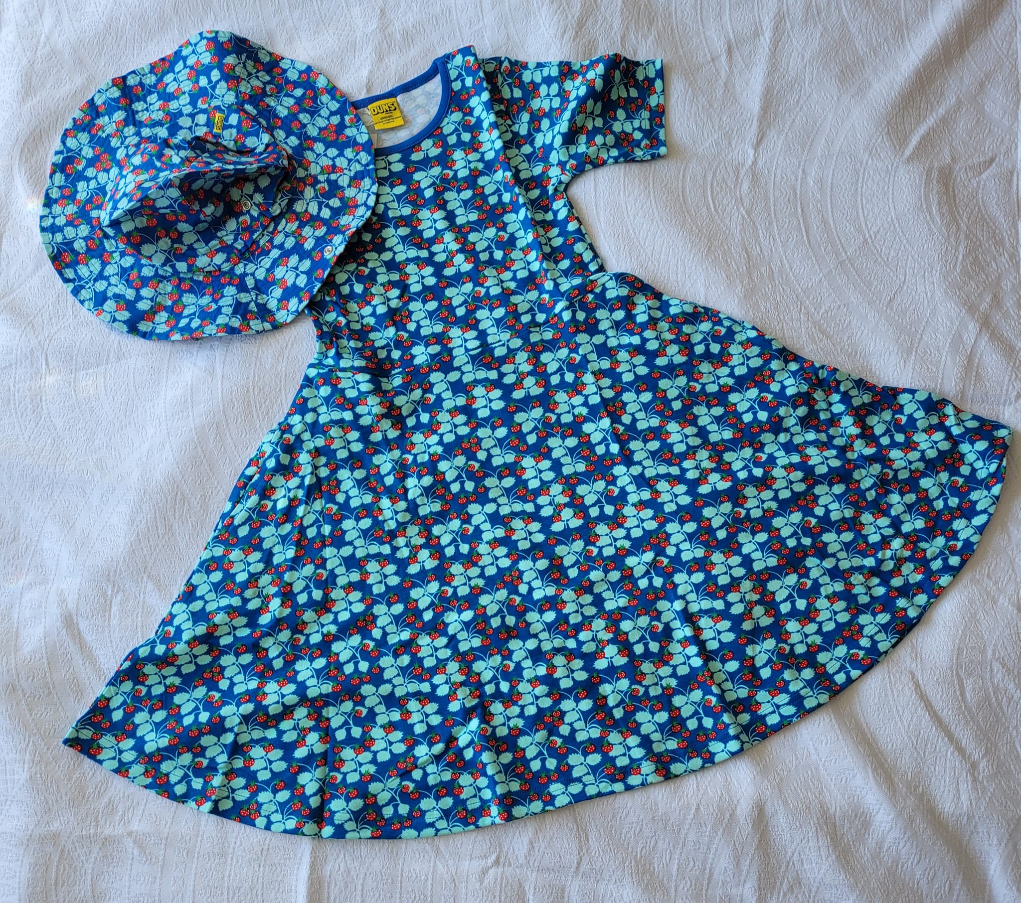 Duns Wild Strawberries Sun Hat in Blue (XL only) - Image 3