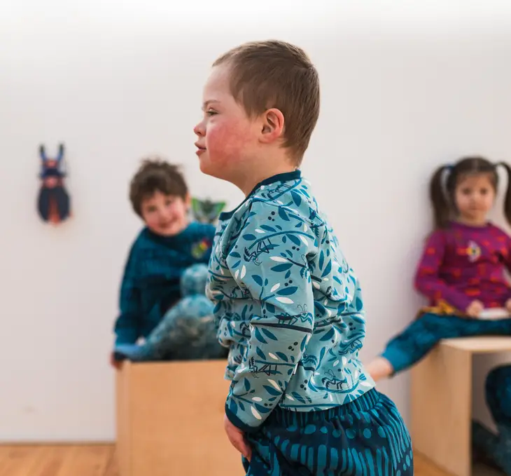 Merle Organic Long Sleeved T-Shirt - Mantises - Image 3