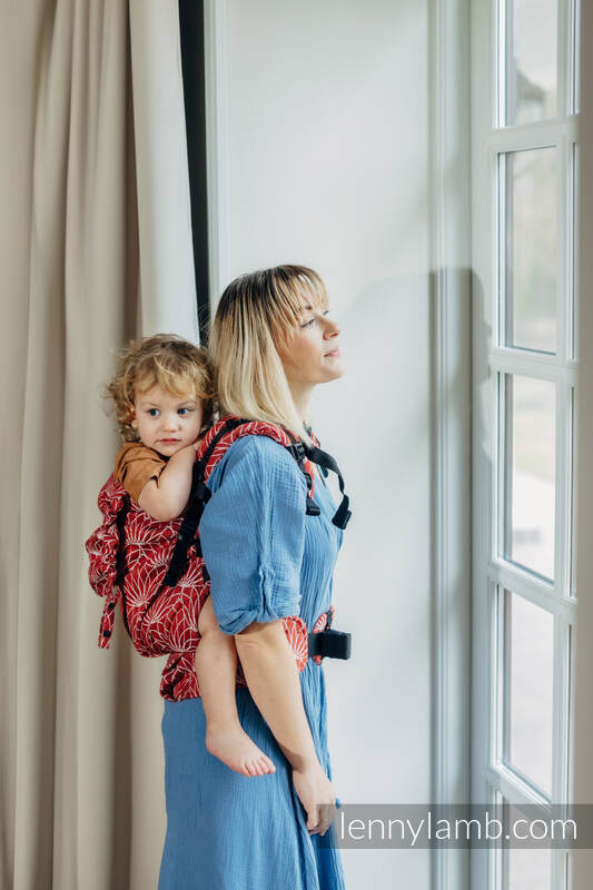 LennyLamb LennyPreschool Carrier in Lotus Foxy - Image 4