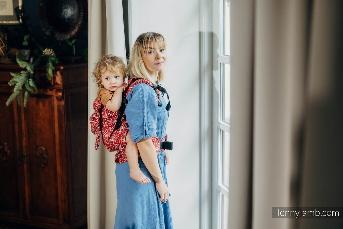 LennyLamb LennyPreschool Carrier in Lotus Foxy - Image 3