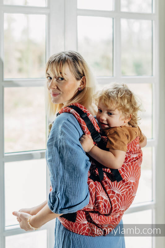 LennyLamb LennyPreschool Carrier in Lotus Foxy - Image 2